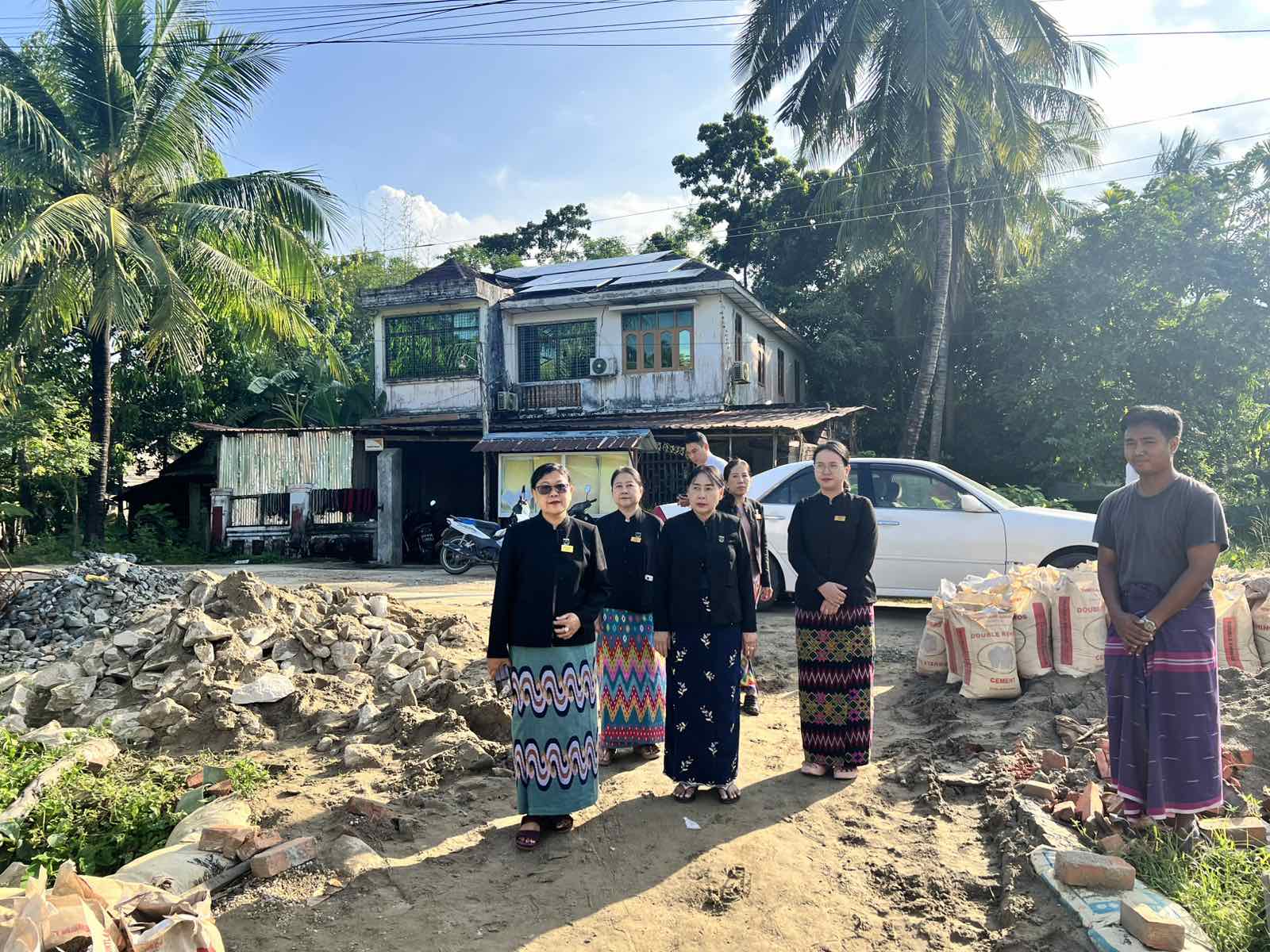 အိမ်မဲမြို့နယ်တရားရုံးအဆောက်အအုံသစ် ဆောက်လုပ်နေသည့်လုပ်ငန်းခွင်အား သွားရောက်ကြည့်ရှုစစ်ဆေးခြင်း